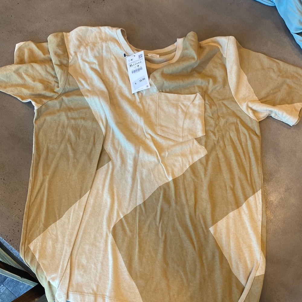 Men’s Zara tshirt